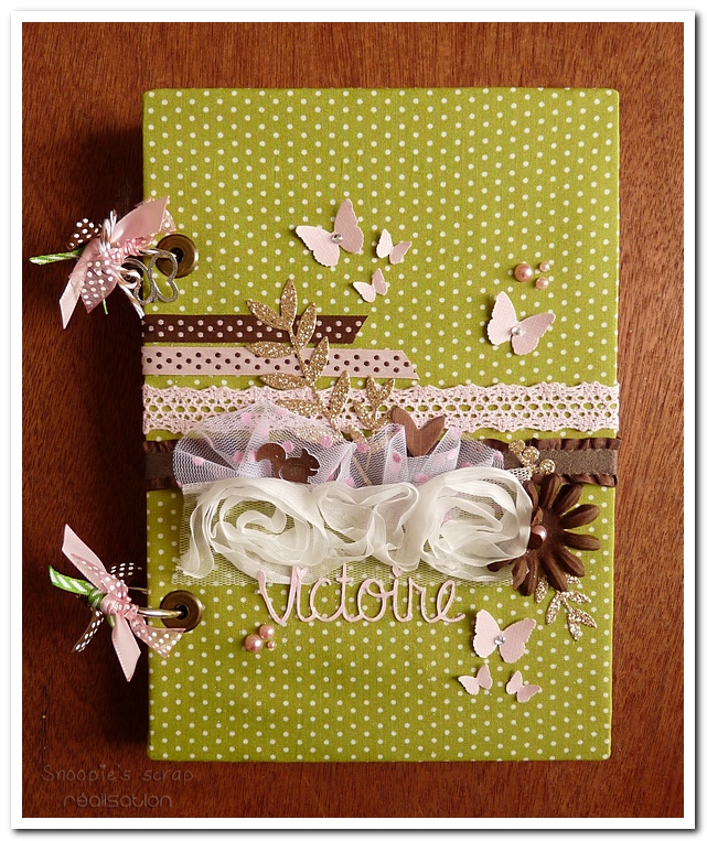 livre naissance victoire - vert, rose et marron - fôret enchantée (1)